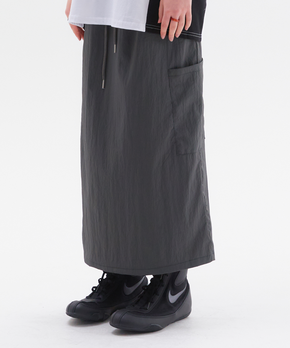 NOI954 nylon maxi skirt (charcoal)